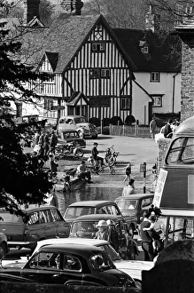 Sunshine and high temperatures brought out the family motorist - they all seemed to have