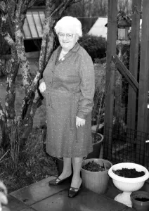 Super-Gran Myrtle Devenish February 1987 27 / 02 / 1987 P87 / 189