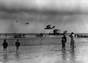 00999 Prints: Supermarine Southampton flying boats seen during a flying display off the beaches of