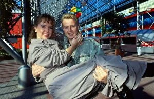 Images Dated 1st October 1987: Susan Tully is lifted by Paul Ferguson at SECC October 1987