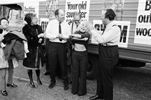 01109 Prints: It was sweaters off for Barbara Windsor and members of Parliament outside the House of