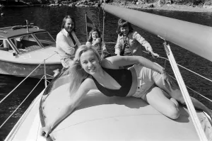 00470 Prints: Swedish pop group ABBA consisting of Agnetha Faltskog, Bjorn Ulvaeus