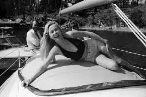 00470 Prints: Swedish pop group ABBA consisting of Agnetha Faltskog, Bjorn Ulvaeus