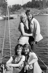 00470 Prints: Swedish pop group ABBA consisting of Agnetha Faltskog, Bjorn Ulvaeus