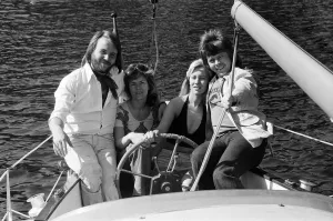 00470 Prints: Swedish pop group ABBA consisting of Agnetha Faltskog, Bjorn Ulvaeus