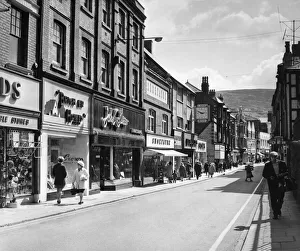 01019 Prints: Taff Street, the main shopping street, Pontypridd. 27th April 1967