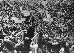 Italy Prints: Taking advantage of their first freedom of speech for twenty two years Italians hold mass
