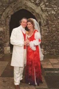 TAMSIN OLIVIER & SIMON DUTTON MARRIAGE BLESSING AT WESTMINSTER ABBEY 11 / 06 / 1995