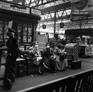 01000 Collection: Tea time at Waterloo Station, London. 3rd April 1957
