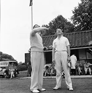 00279 Prints: Team captain toss a coin to choose who will bat and field at Meopham home to one of