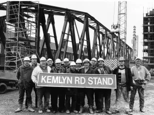 Lifting Prints: The team of steel erectors from Depledge ready to lift the main supporting girder for