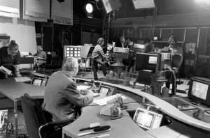 Television: ITN News: The ITN News Studio preparing for the lunch time bulletin