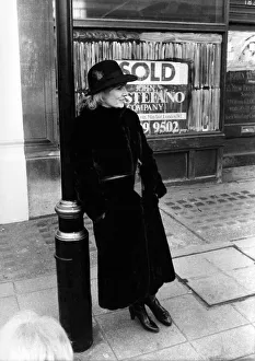 00059 Prints: Television presenter Esther Rantzen on location during filming of the television
