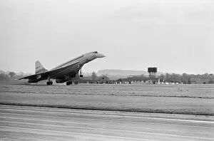 Images Dated 23rd October 1973: Test flight of the British built Concorde prototype 002 over the Bay of Biscay