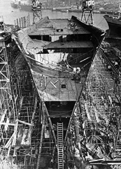 Cranes Prints: The the luxury liner Vistafjord under construction at the Neptune Yard of Swan Hunter