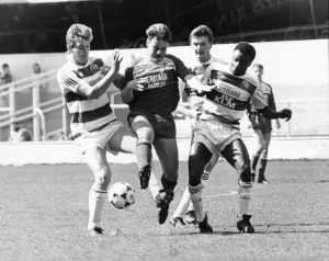 Theres no way through for Middlesbroughs Gary Hamilton against Queens Park
