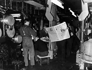 Printers Prints: Thomson House. London. The first copies of the Sunday Times off the presses Here seen