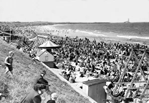 Thousands know this view at Whitley Bay and seldon grow tired of it. You can see St