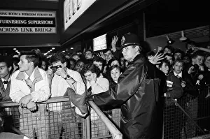 01244 Prints: Thousands of young pop fans gather at the Bull Ring Shopping Centre for pop singer