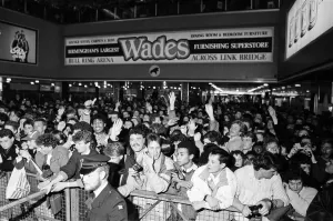 01244 Prints: Thousands of young pop fans gather at the Bull Ring Shopping Centre for pop singer