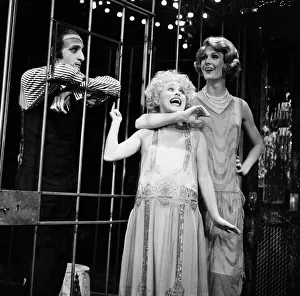 00928 Prints: The Threepenny Opera opens in the West End at the Prince of Wales Theatre on 10th