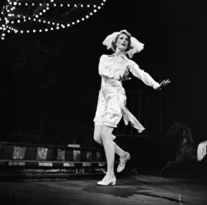 00928 Prints: The Threepenny Opera opens in the West End at the Prince of Wales Theatre on 10th