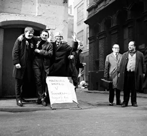 00238 Prints: Tickets Touts - selling tickets half price for the manchester united v sunderland match