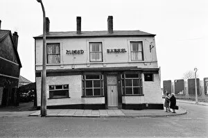Images Dated 5th January 2015: The Tilted Barrel, 33 High Street, Princes End, Tipton, The Black Country, West Midlands