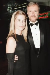 01141 Prints: Titanic 1997 film premiere at the Empire in Leicester Square, London