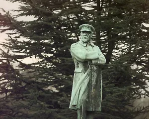 00352 Prints: Titanic... PIC CHRIS FURLONG....The Statue of Commander Edward Smith