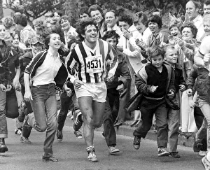Jogging Prints: Today we present a selection of classic photographs as you ve never seen them before