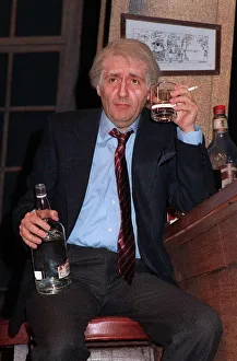 Tom Conti actor in the play Jeffrey Bernard is Unwell drinking