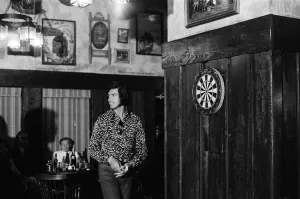 Tom Jones and Engelbert Humperdinck meet in a British style pub in Sacramento, California