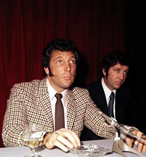 01228 Prints: Tom Jones - Pop Star conference / Interview Daily Mirror