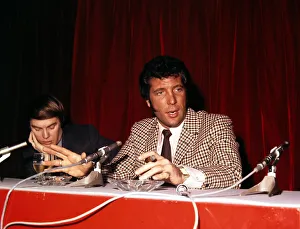 01228 Prints: Tom Jones - Pop Star at a press conference / interview Daily Mirror