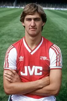 Images Dated 1st January 1987: Tony Adams Arsenal 1987 football