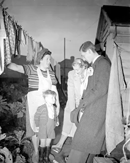 00591 Prints: Tony Benn and Wife Caroline Benn canvassing for Bristol SE 23rd November 1950
