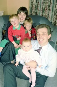 Sons Prints: Tony Blair future labour prime minister with his wife Cherie and sons Ewan 4