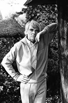 01116 Prints: Tony Booth pictured at home after an operation which was needed following a fire at his