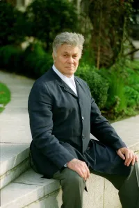 00138 Prints: Tony Curtis Actor November 98 American actor in London on honeymoon wife his wife