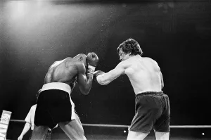 01117 Prints: Tony Sibson relinquished his European and Commonwealth titles to ensure he got the right