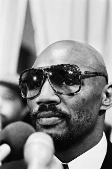 01117 Prints: Tony Sibson relinquished his European and Commonwealth titles to ensure he got the right