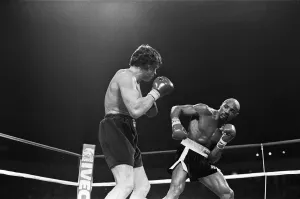 01117 Prints: Tony Sibson relinquished his European and Commonwealth titles to ensure he got the right
