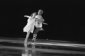 01174 Prints: Torvill and Dean, (Jayne Torvill and Christopher Dean) dance at World Ice Spectacular