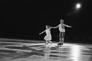 01174 Prints: Torvill and Dean, (Jayne Torvill and Christopher Dean) dance at World Ice Spectacular