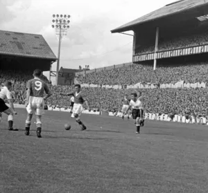 Tottenham 1-1 Chelsea, division one league match at White Hart Lane