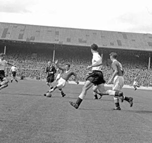 01320 Prints: Tottenham 1-1 Chelsea, division one league match at White Hart Lane
