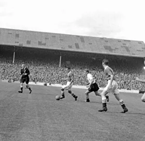 Tottenham 1-1 Chelsea, division one league match at White Hart Lane