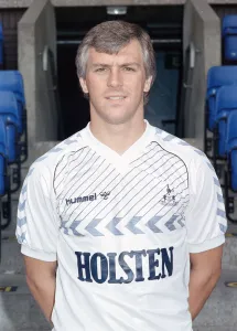 01055 Prints: Tottenham Hotspur players pose during a photocall at White Hart Lane ahead of the 195-86