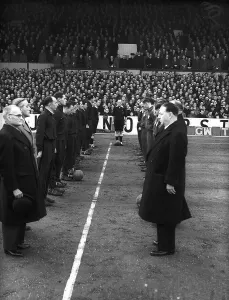 Spurs Prints: Tottenham Hotspur v Arsenal February 1952 One minute silence before Spurs vs